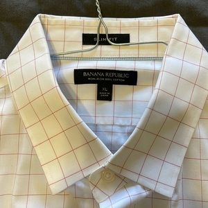 Banana Republic Slim Fit Button Down. Size XL, White Red striped